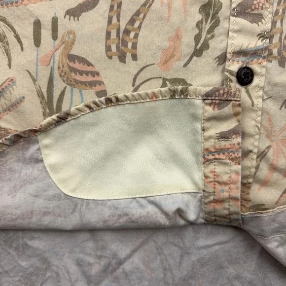 Howler Bros Shirt Mens Medium Tan Crocodile Tropical Short Sleeve Button Down - Picture 7 of 13